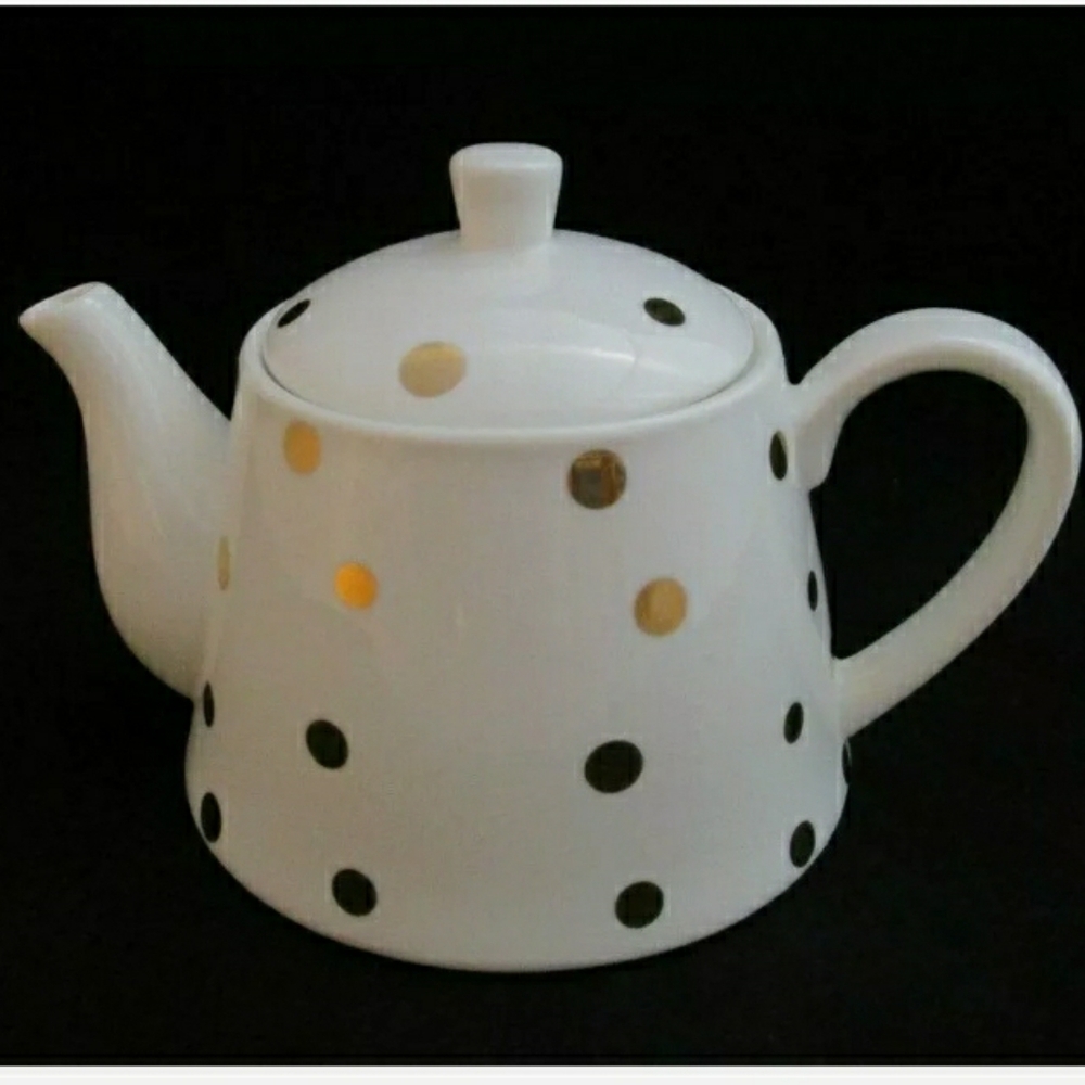 Official ROBERT GOLDEN  "Goldie" Teapot.